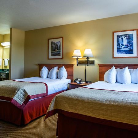 Pinedale Hotel & Suites Екстериор снимка
